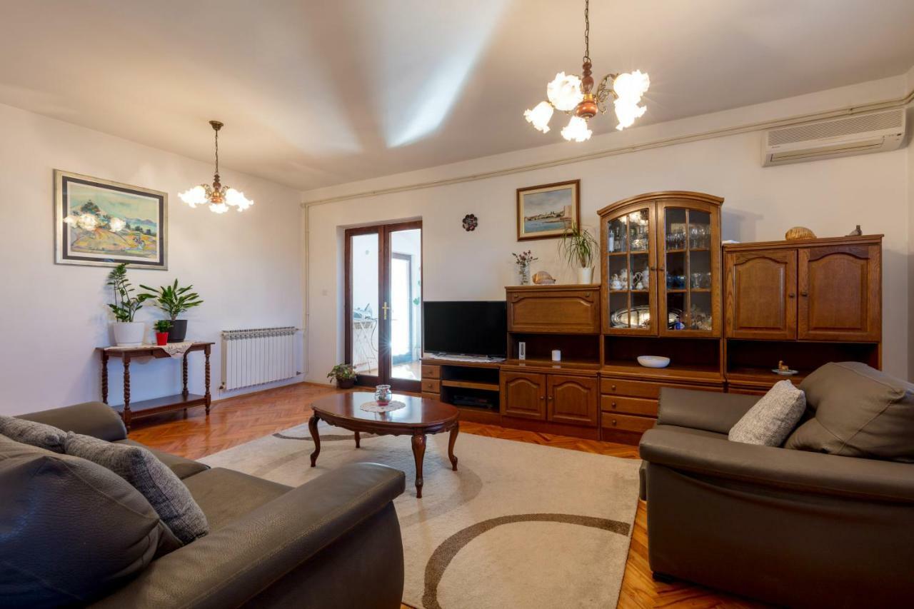 Vacation Home Duilo Donji Zemunik Exterior foto